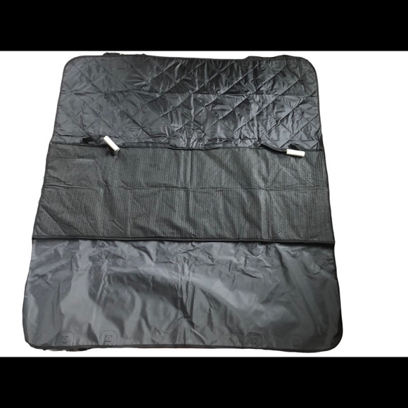 Paw Brand Treat The Dog Water Resistant Back Seat Car Pad Fits Most Cars NEW - Picture 2 of 4